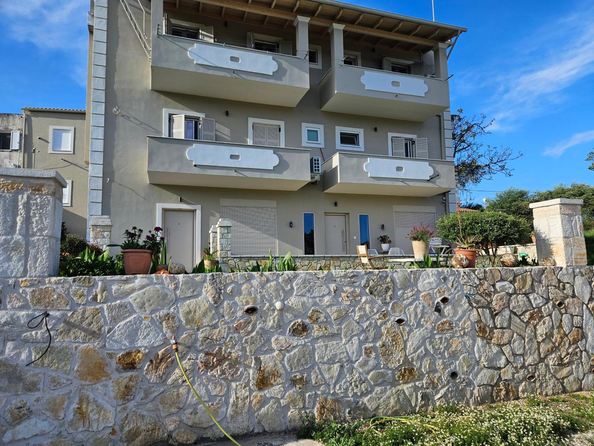 Grey Luxury House Ypsos Exterior foto