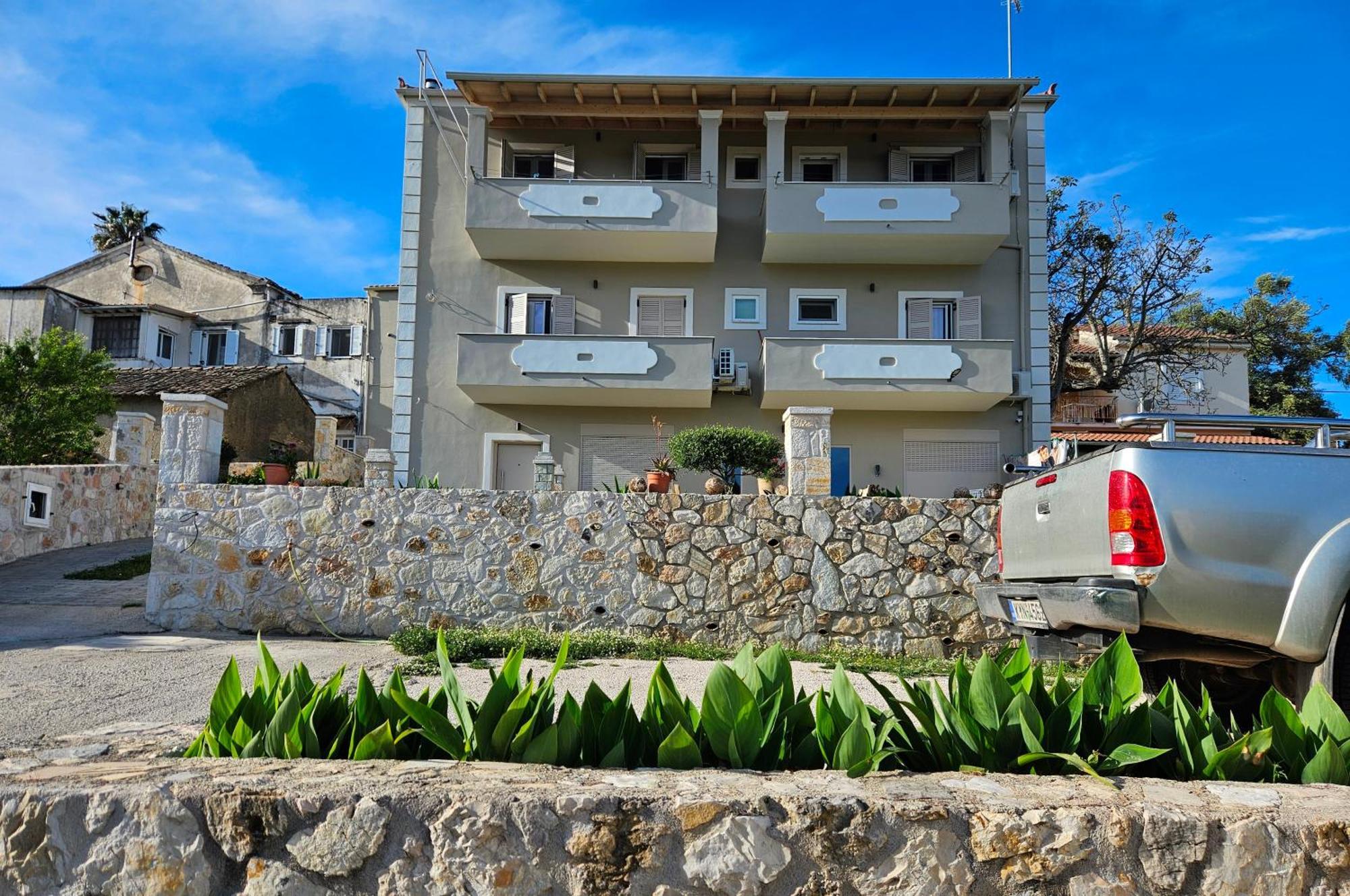 Grey Luxury House Ypsos Exterior foto