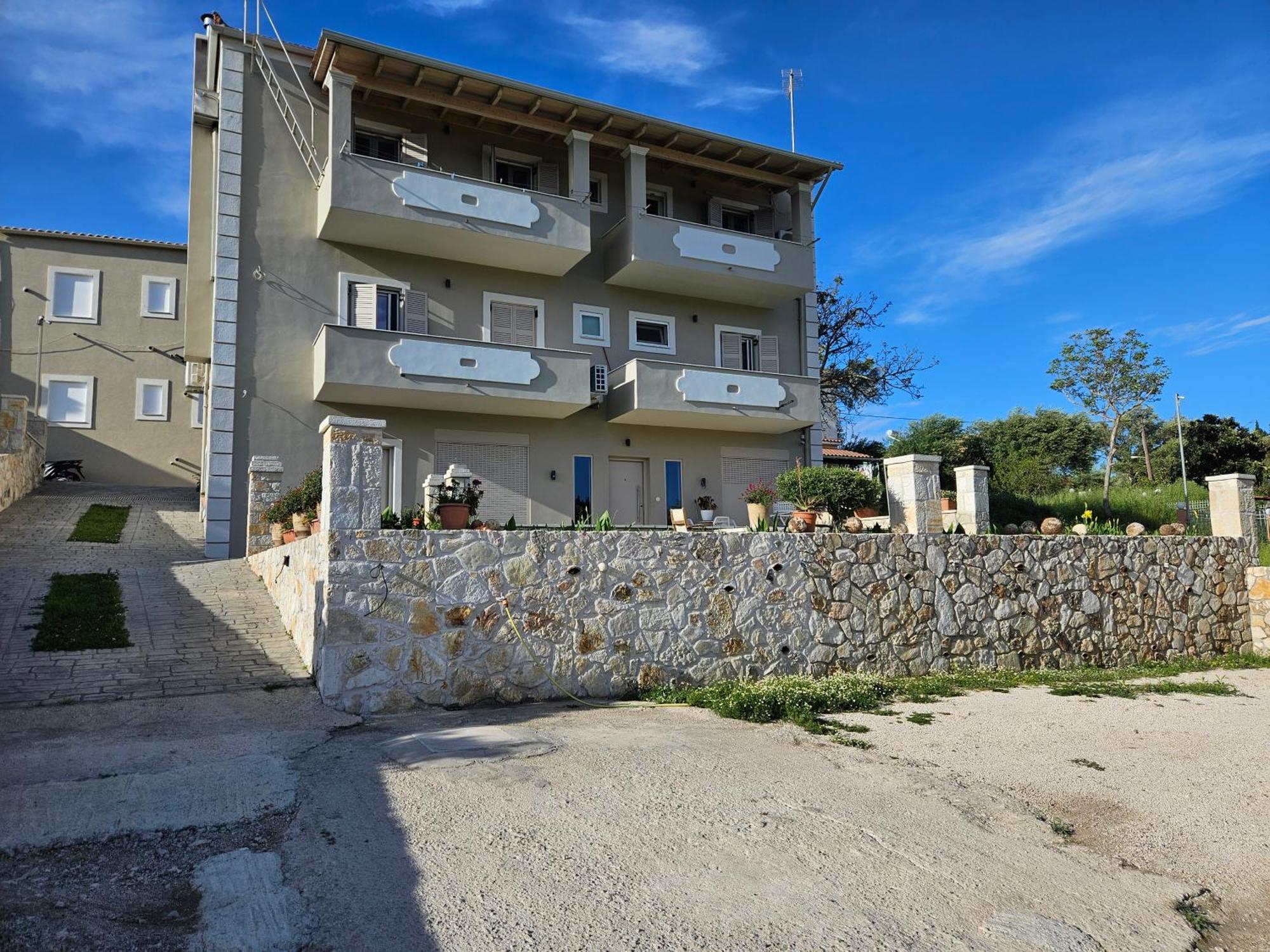 Grey Luxury House Ypsos Exterior foto