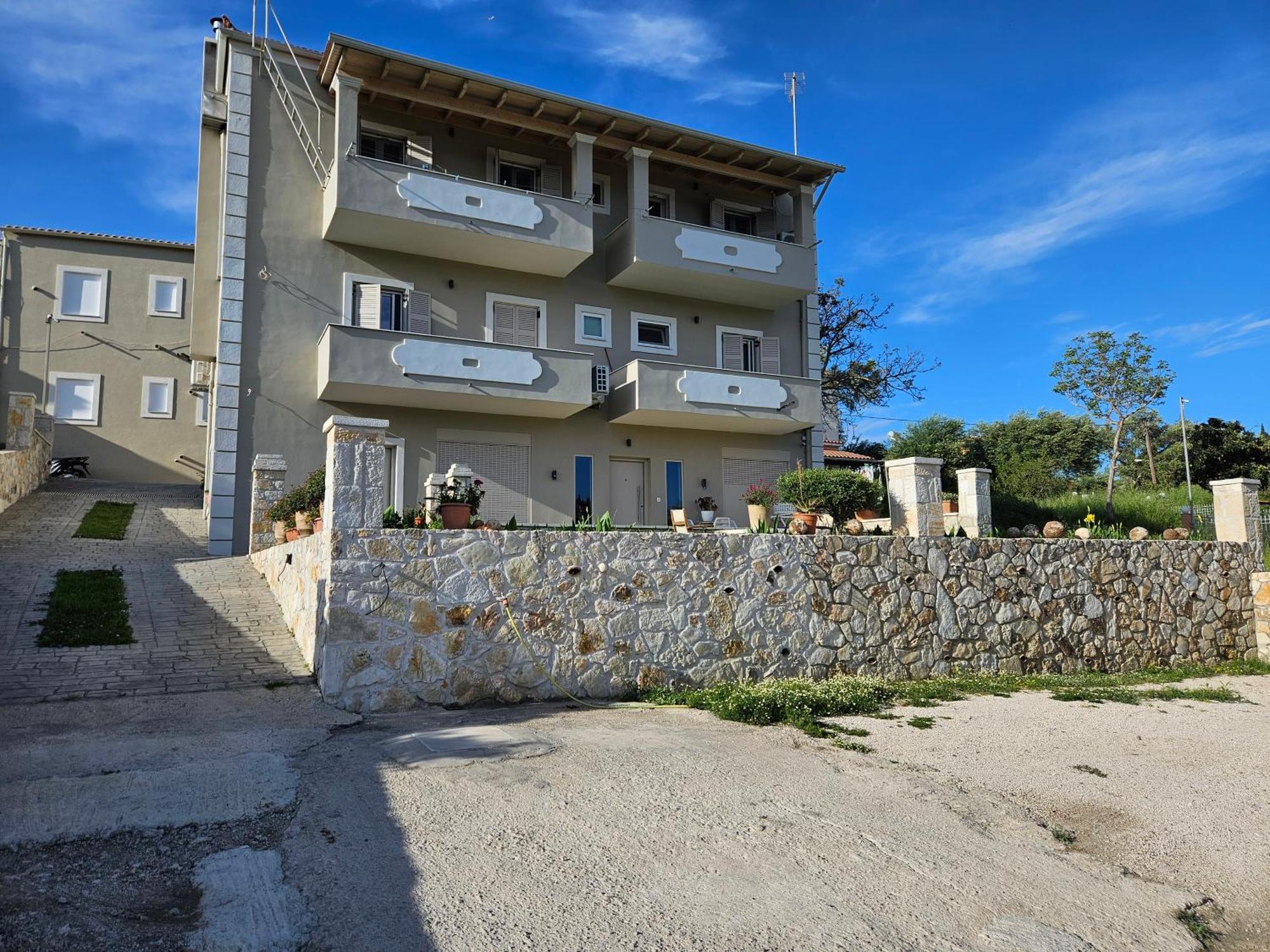 Grey Luxury House Ypsos Exterior foto