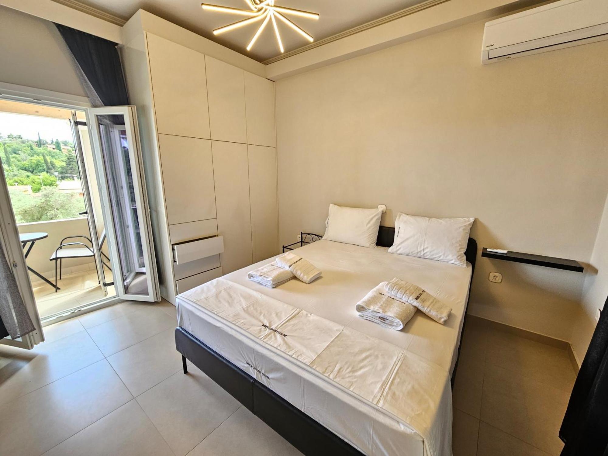 Grey Luxury House Ypsos Exterior foto