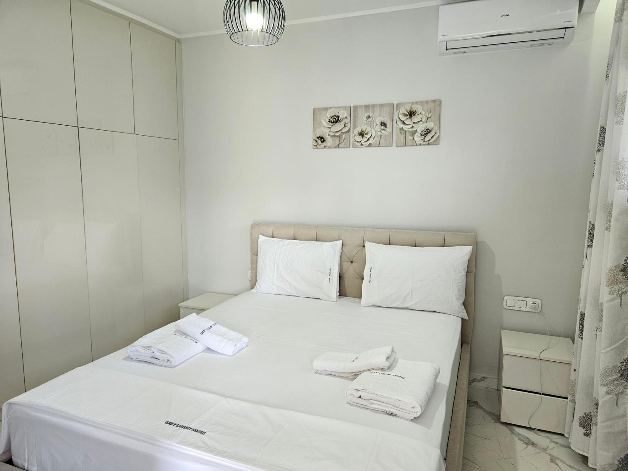 Grey Luxury House Ypsos Exterior foto